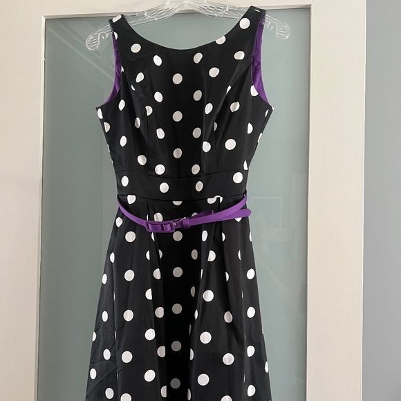 Robe Fille Ado Taille L - Noir Avec Bretelle Blanche - Manches Courtes - Genou - Occasion Très Bon état